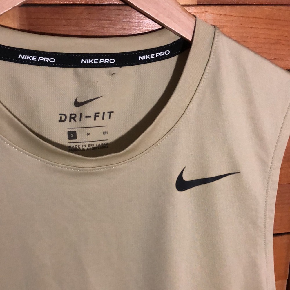 Nike Pro DriFit Workout Top NWOT - Picture 3 of 8